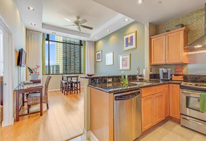 סוויטה, Castle At Palms At Waikīkī