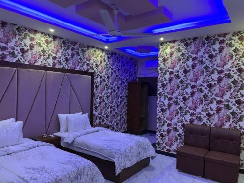 اتاق لوکس, Defence Orchard Dha Karachi