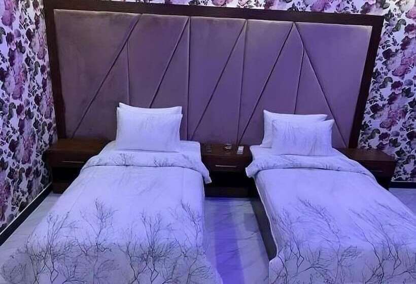 اتاق لوکس, Defence Orchard Dha Karachi