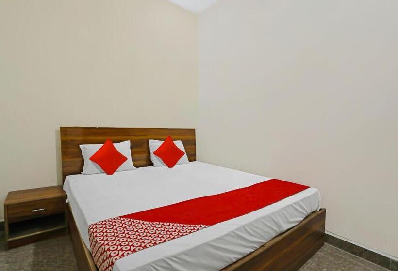 트리플 클래식 룸, Oyo Flagship Townhome Inn