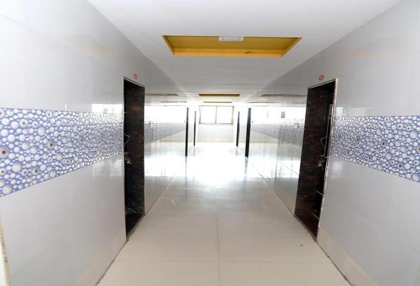 חדר סטנדרט לשלושה, Sitaram Palace Shirdi