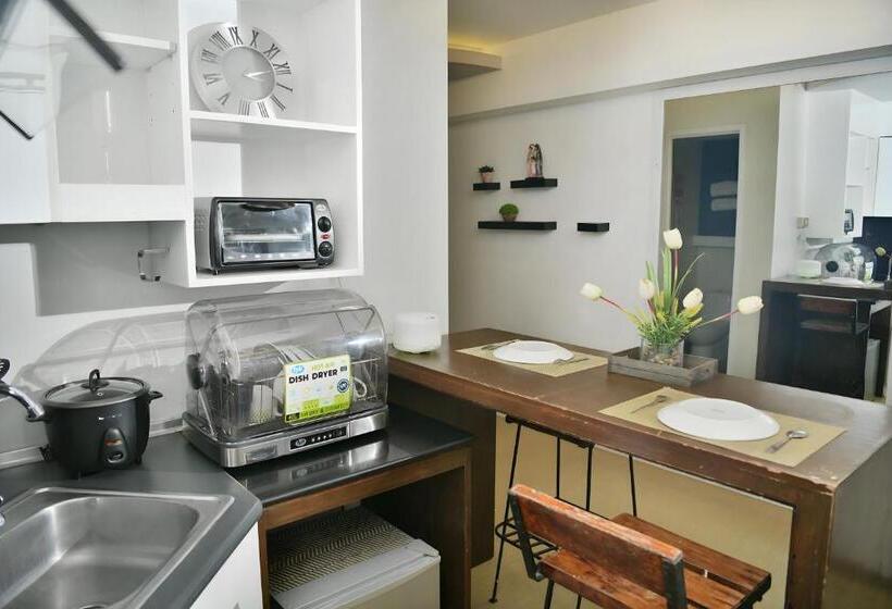 Номер Deluxe, 1511 Avidatower 4 Atria Iloilo