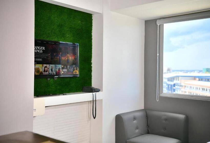 Номер Deluxe, 1511 Avidatower 4 Atria Iloilo