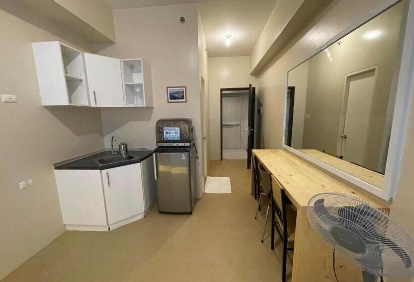 Номер Deluxe, 1511 Avidatower 4 Atria Iloilo