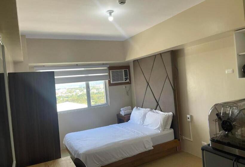 Номер Deluxe, 1511 Avidatower 4 Atria Iloilo