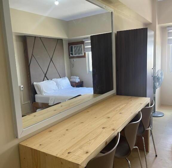 Номер Deluxe, 1511 Avidatower 4 Atria Iloilo