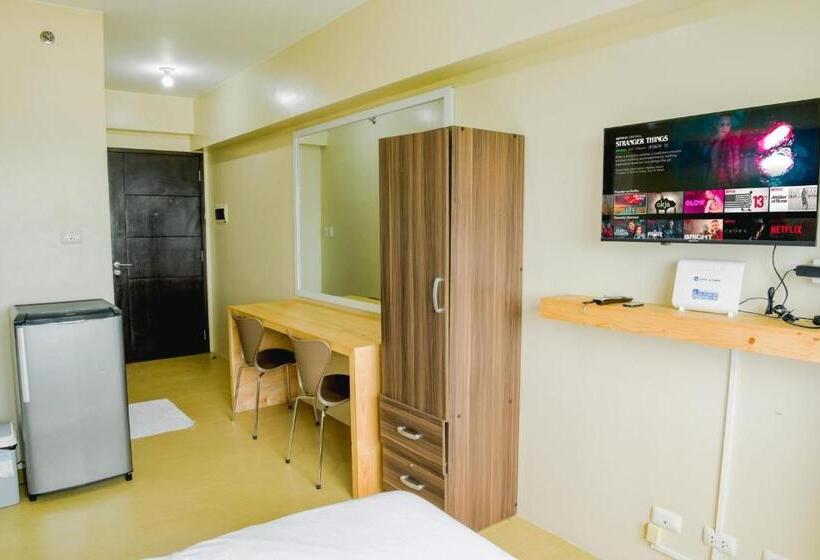 Номер Deluxe, 1511 Avidatower 4 Atria Iloilo