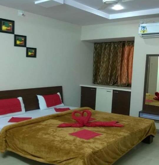 غرفة ديلوكس سرير كينج, Non Ac Richa Hotel Palace Vadodara