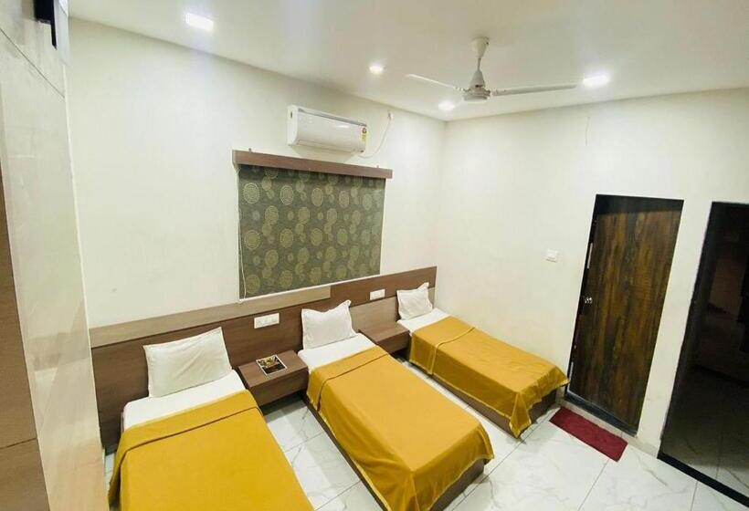 غرفة قياسية ثلاثية, Non Ac Richa Hotel Palace Vadodara
