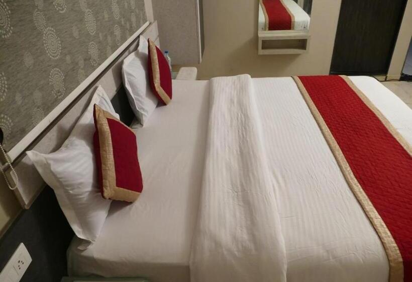 Номер Deluxe Кровать Кинг, Non Ac Richa Hotel Palace Vadodara