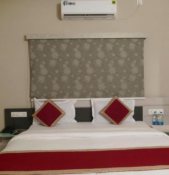 غرفة ديلوكس سرير كينج, Non Ac Richa Hotel Palace Vadodara