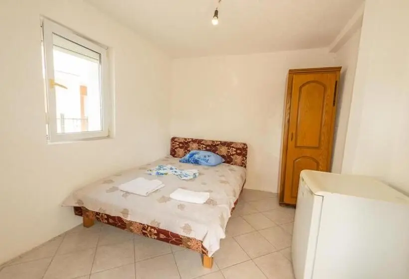 اتاق اکونومی, Apartmani Medovic
