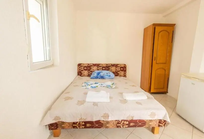 اتاق اکونومی, Apartmani Medovic
