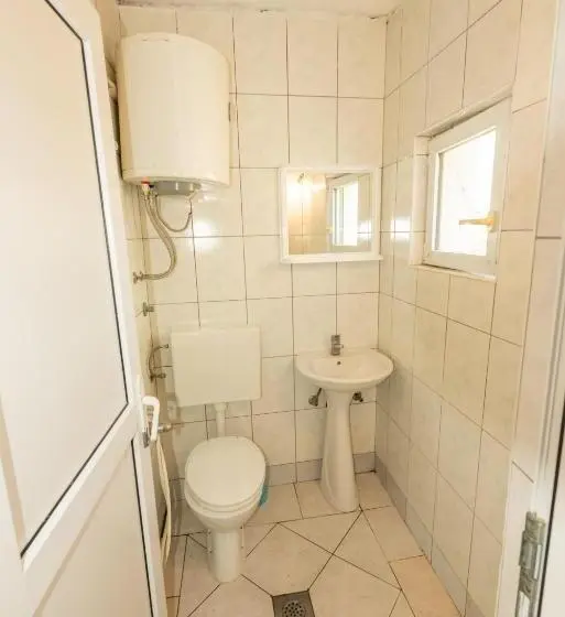 اتاق اکونومی, Apartmani Medovic
