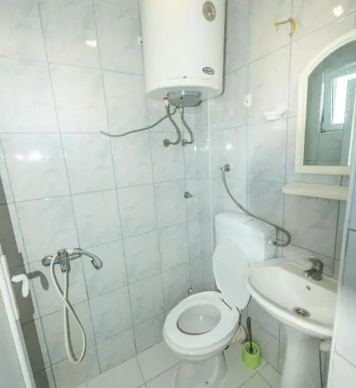 اتاق ساده سه‌ نفره, Apartmani Medovic