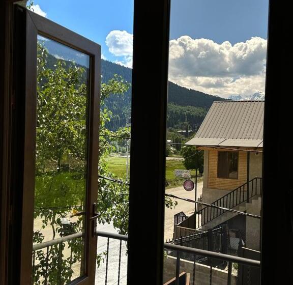 اتاق استاندارد با چشم‌انداز, Bala S House