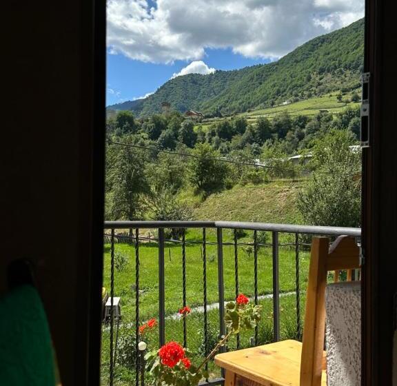 اتاق استاندارد با چشم‌انداز, Bala S House