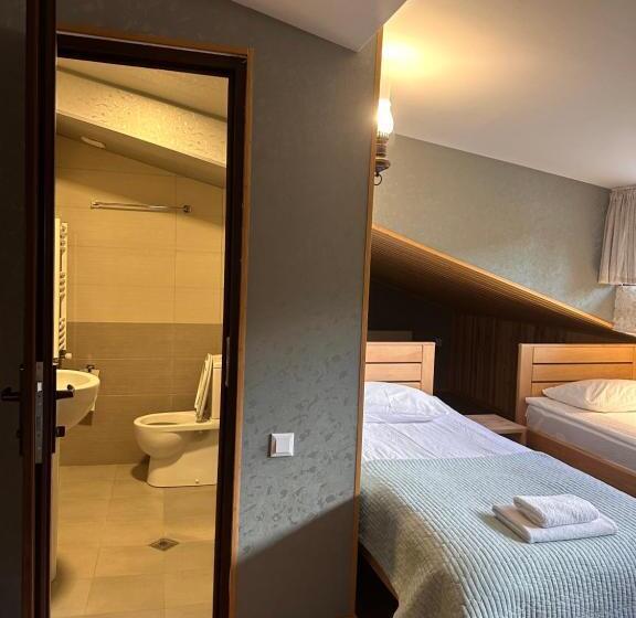 اتاق خانوادگی, Bala S House