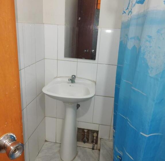 اتاق استاندارد سه نفره, Casablanca