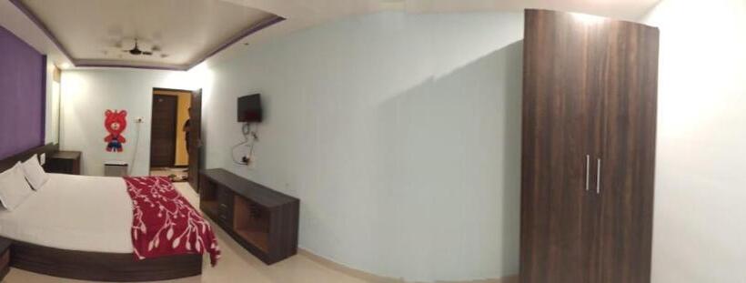 标准间, Grey House Guest House