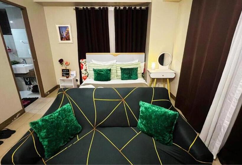 标准工作室带阳台, Studio 8th Fl With Balcony Across Terminal 3 Airport