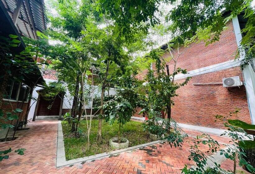 غرفه قياسيه سريرين مزدوجين, Bat Rice Resort