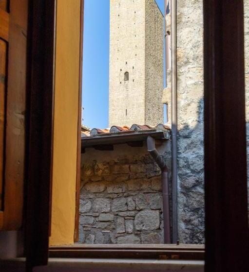 سوییت, La Suite Del Borgo