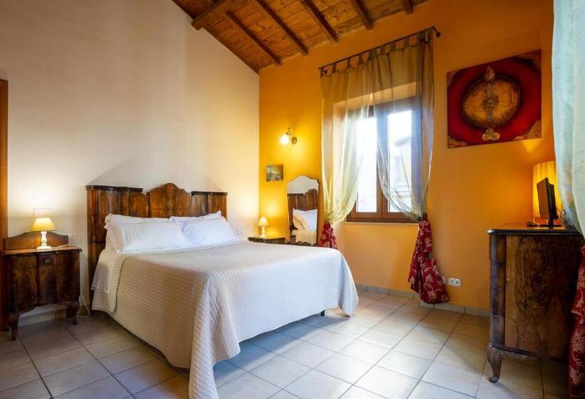 سوییت, La Suite Del Borgo