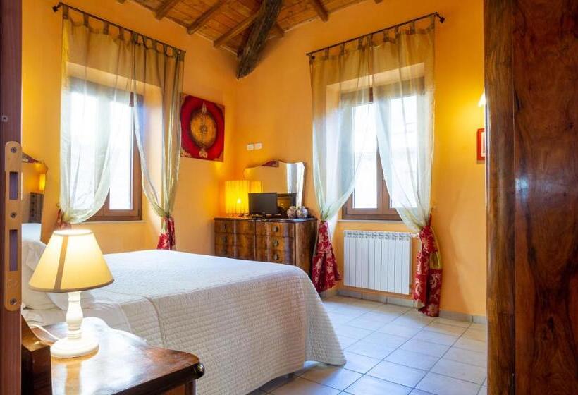سوییت, La Suite Del Borgo