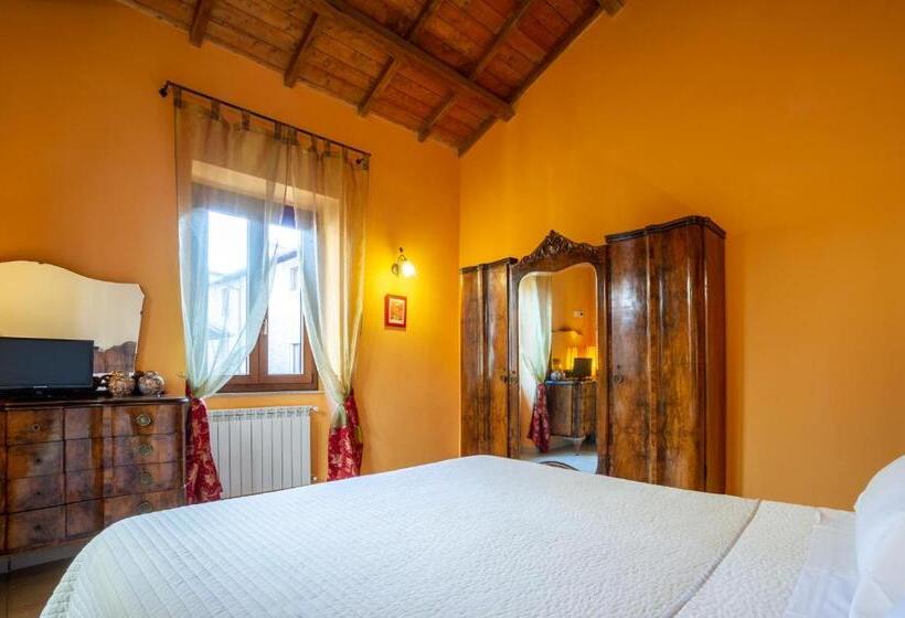 سوییت, La Suite Del Borgo