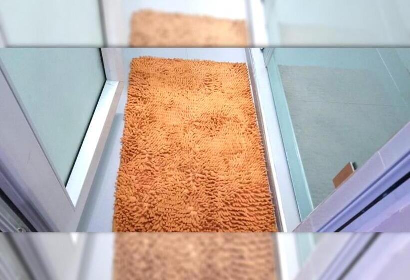 اتاق لوکس یک تخته, Apartment 79 Hotel & Suite