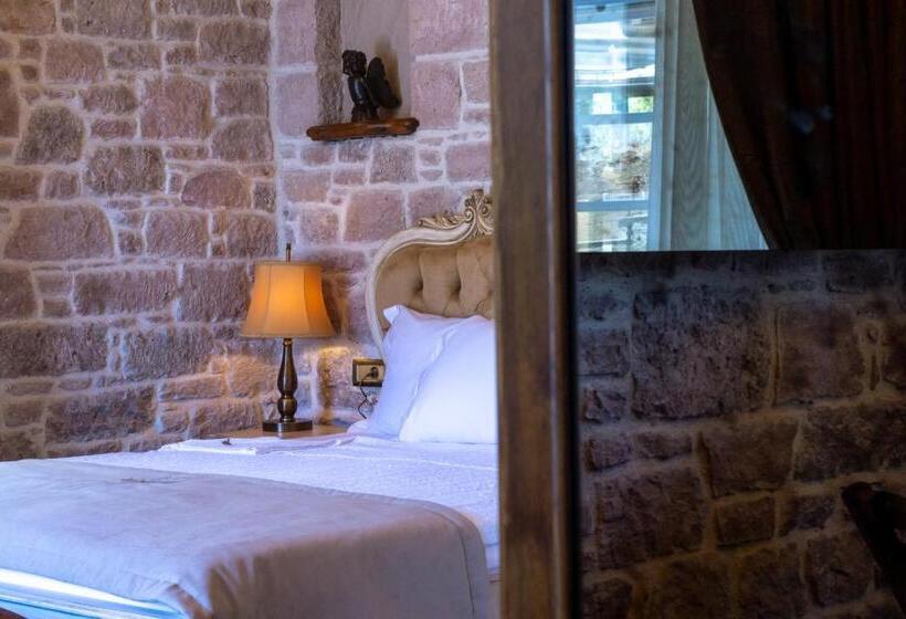 标准间带游泳池, Cunda Baradi̇el