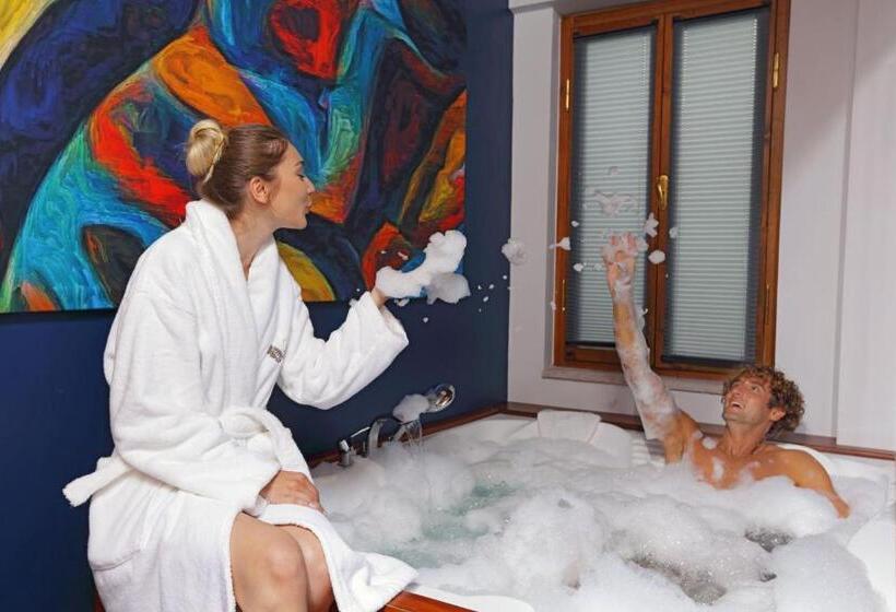 带大床的豪华间, Cunda Baradi̇el