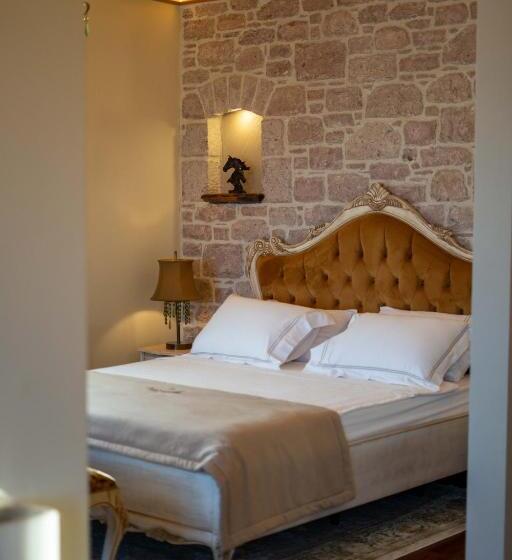 标准间带游泳池, Cunda Baradi̇el