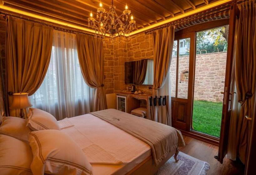 高级大房间, Cunda Baradi̇el