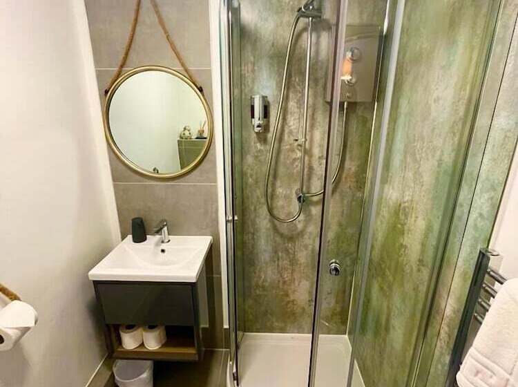 Номер Стандарт, Farmyard Inn