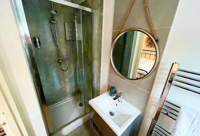 Номер Стандарт, Farmyard Inn