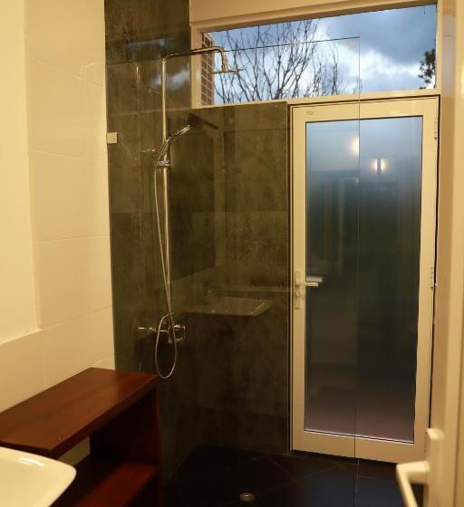 غرفة سوبيريور سرير كينج, House On The Bend