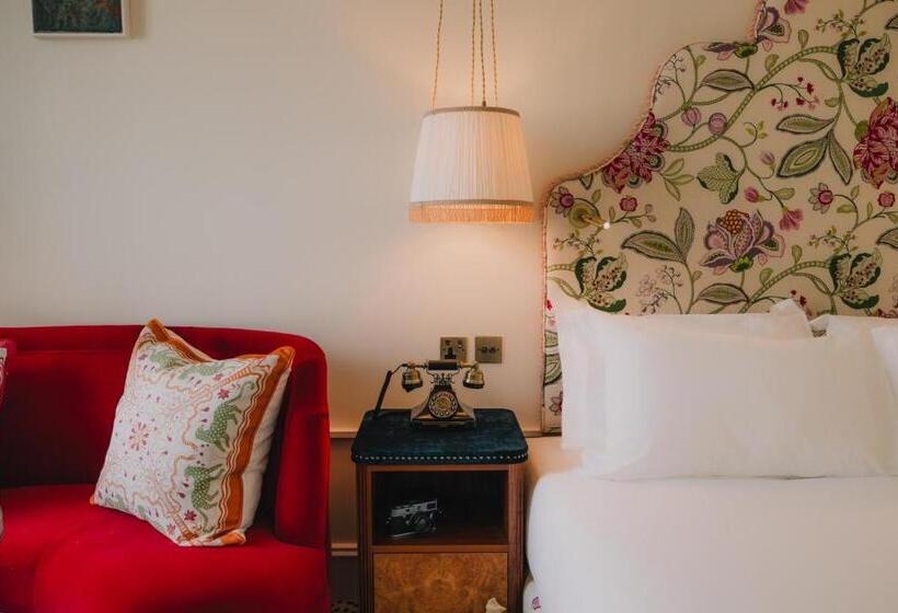 스탠다드 룸 킹사이즈 침대, The Leinster