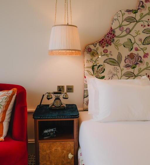 스탠다드 룸 킹사이즈 침대, The Leinster