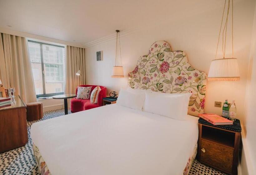 디럭스 룸 킹사이즈 침대, The Leinster