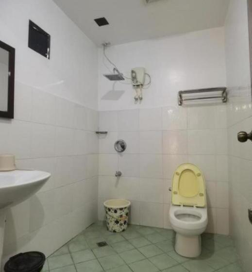 חדר פרמיום לארבעה, Mont Wind Hotel Tagaytay Powered By Cocotel