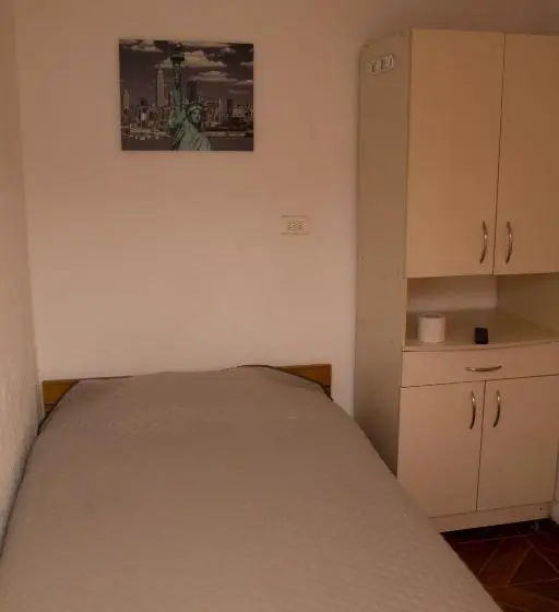 اتاق استاندارد یک تخته با سرویس بهداشتی مشترک, Hostal Quinta Normal
