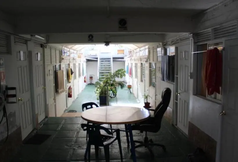 اتاق استاندارد یک تخته با سرویس بهداشتی مشترک, Hostal Quinta Normal
