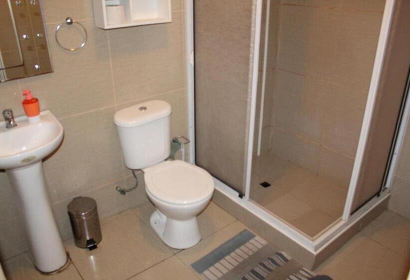 سوییت, Hostal Quinta Normal