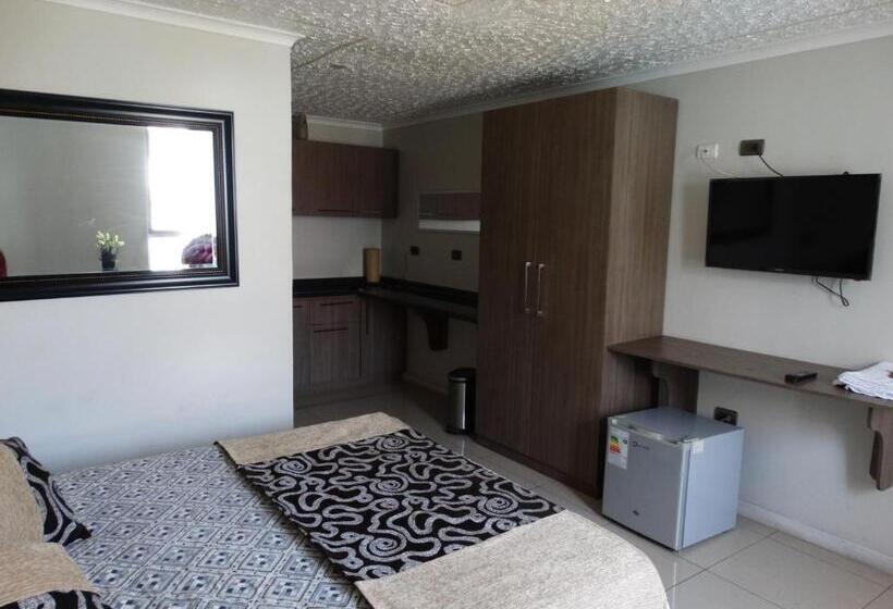 سوییت, Hostal Quinta Normal