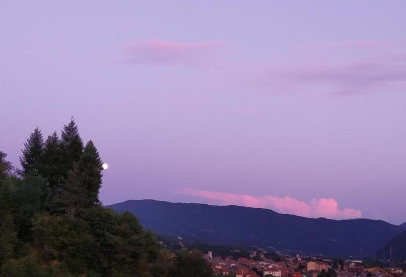 キングサイズベッドのスタンダードルーム, B&b Valchisone