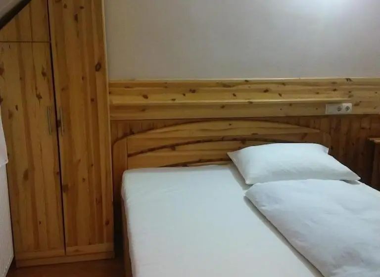 Standard-huone, Kispipa Panzió