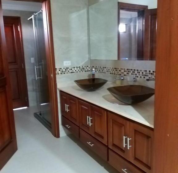 带大床的套房, Confort Cafetero