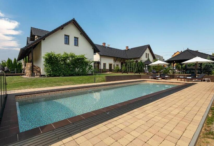 חדר סטנדרט לשלושה, Penzion Závada